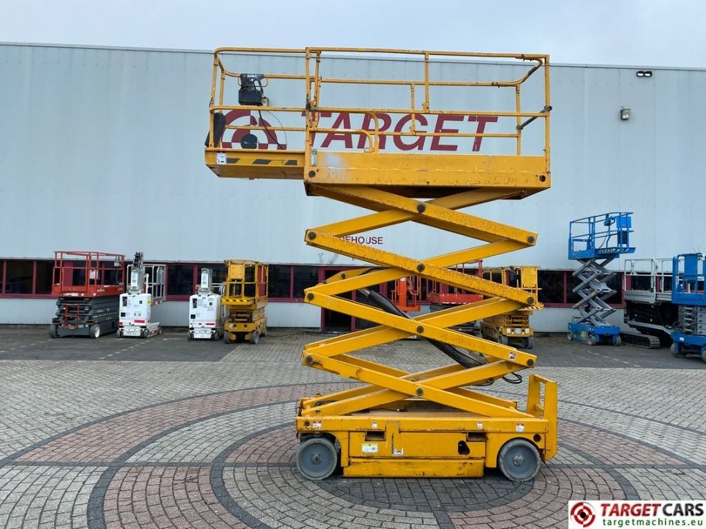 Haulotte Compact 10N Electric Scissor Work Lift 1000cm - رافعة هيدروليكية مقصية: صورة 5 Haulotte Compact 10N Electric Scissor Work Lift 1000cm - رافعة هيدروليكية مقصية: صورة 5