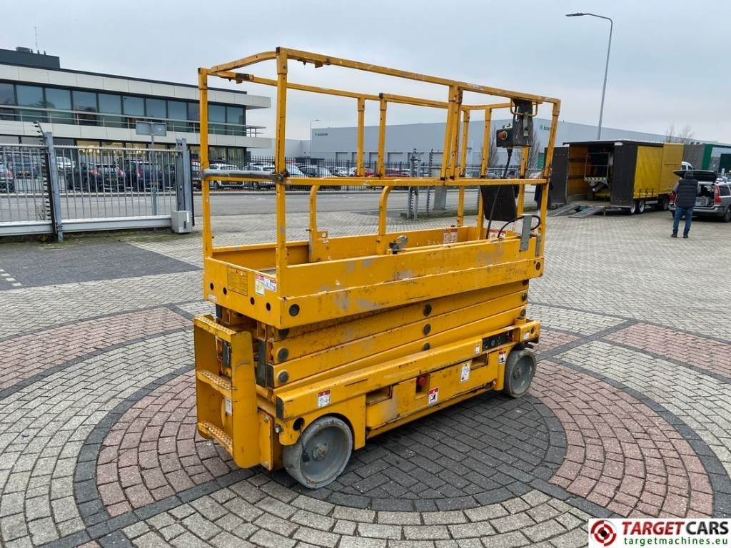 Haulotte Compact 10N Electric Scissor Work Lift 1000cm - رافعة هيدروليكية مقصية: صورة 3 Haulotte Compact 10N Electric Scissor Work Lift 1000cm - رافعة هيدروليكية مقصية: صورة 3