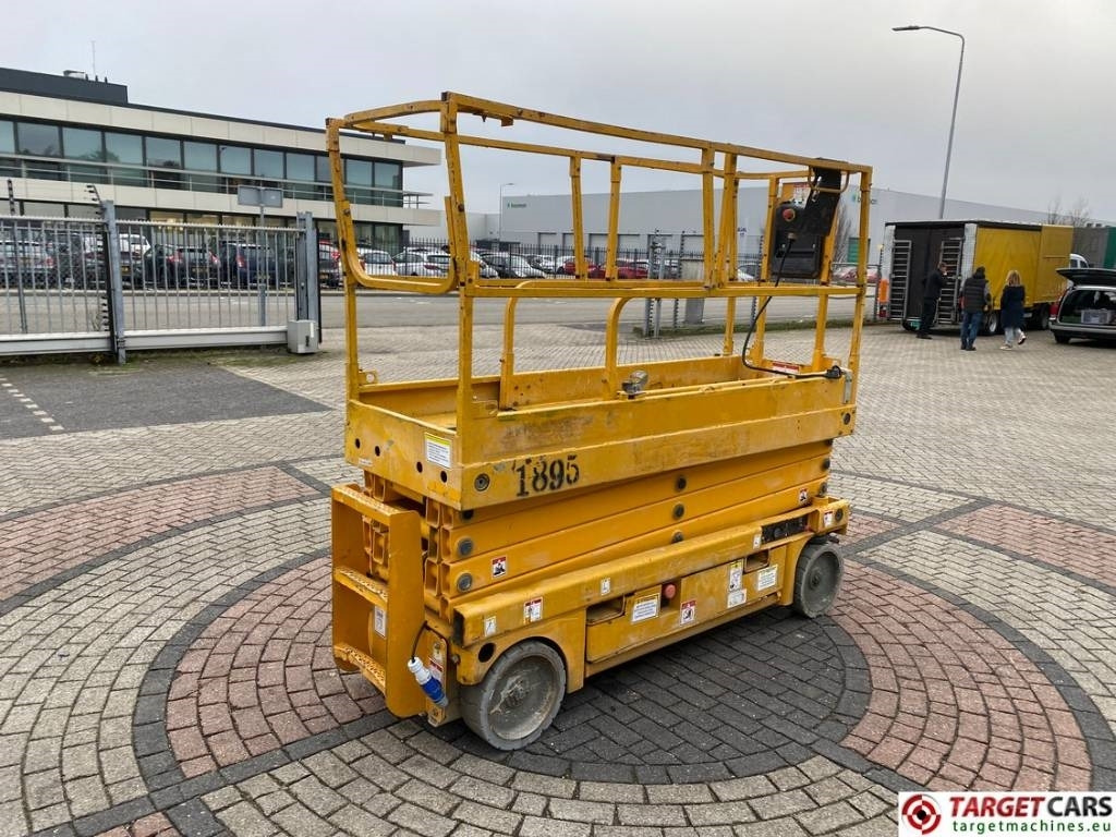 Haulotte Compact 10N Electric Scissor Work Lift 1000cm - رافعة هيدروليكية مقصية: صورة 3 Haulotte Compact 10N Electric Scissor Work Lift 1000cm - رافعة هيدروليكية مقصية: صورة 3