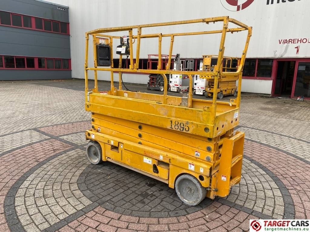 Haulotte Compact 10N Electric Scissor Work Lift 1000cm - رافعة هيدروليكية مقصية: صورة 4 Haulotte Compact 10N Electric Scissor Work Lift 1000cm - رافعة هيدروليكية مقصية: صورة 4