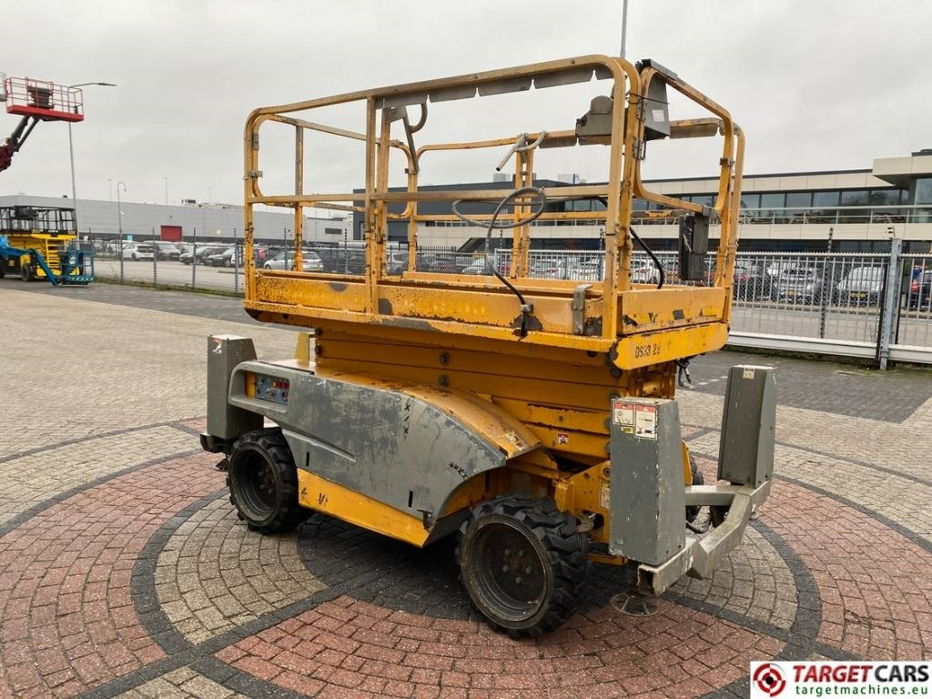 Haulotte Compact 12DX Diesel 4x4 Scissor Work Lift 1206cm - رافعة هيدروليكية مقصية: صورة 2 Haulotte Compact 12DX Diesel 4x4 Scissor Work Lift 1206cm - رافعة هيدروليكية مقصية: صورة 2