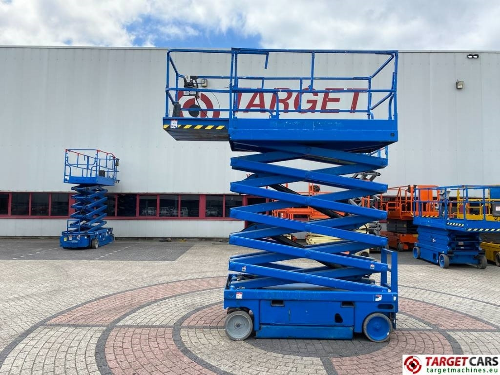 Haulotte Compact 14 Electric Scissor Work Lift 1385cm - رافعة هيدروليكية مقصية: صورة 5 Haulotte Compact 14 Electric Scissor Work Lift 1385cm - رافعة هيدروليكية مقصية: صورة 5