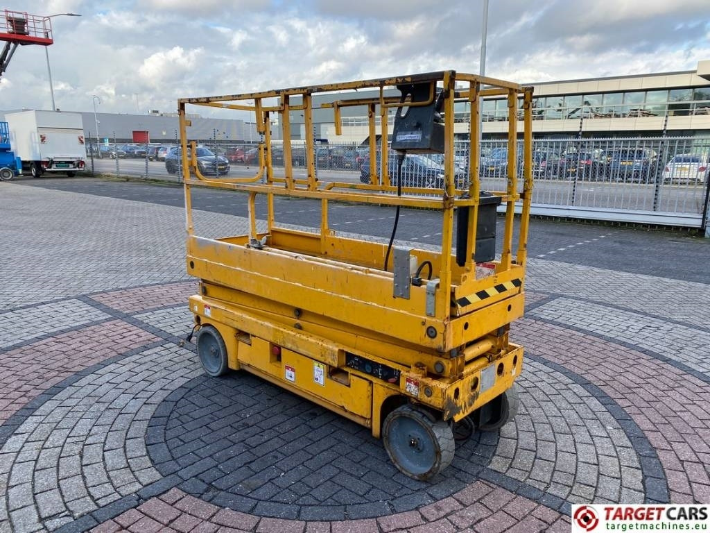 Haulotte Compact 8 Elecftric Scissor Work Lift 818cm - رافعة هيدروليكية مقصية: صورة 2 Haulotte Compact 8 Elecftric Scissor Work Lift 818cm - رافعة هيدروليكية مقصية: صورة 2