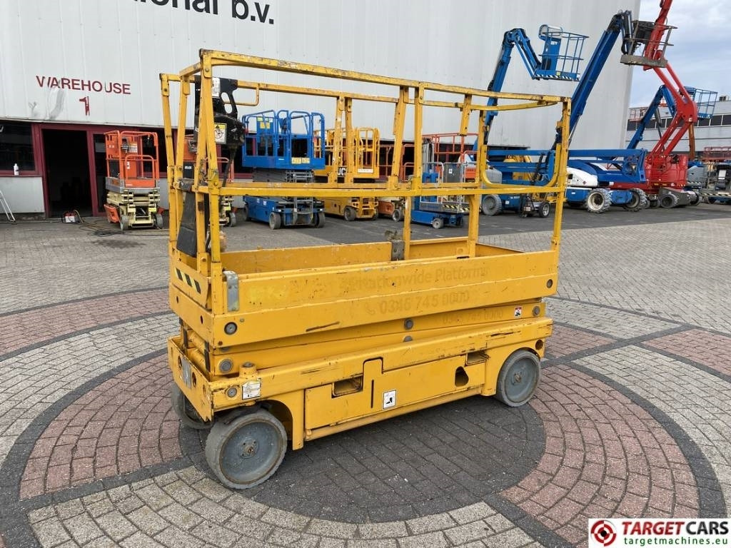 Haulotte Compact 8 Electric Scissor Work Lift 818cm - رافعة هيدروليكية مقصية: صورة 1 Haulotte Compact 8 Electric Scissor Work Lift 818cm - رافعة هيدروليكية مقصية: صورة 1