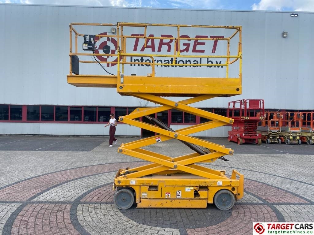 Haulotte Compact 8 Electric Scissor Work Lift 818cm - رافعة هيدروليكية مقصية: صورة 5 Haulotte Compact 8 Electric Scissor Work Lift 818cm - رافعة هيدروليكية مقصية: صورة 5
