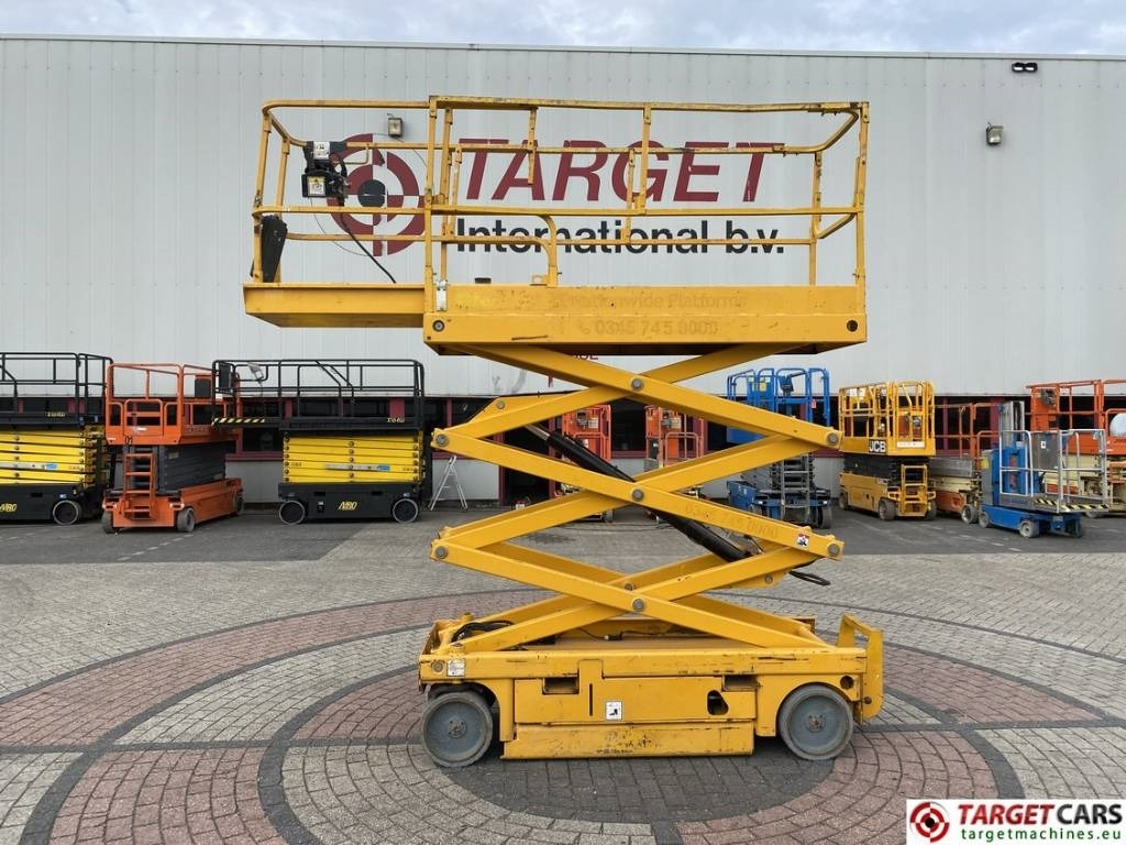 Haulotte Compact 8 Electric Scissor Work Lift 818cm - رافعة هيدروليكية مقصية: صورة 5 Haulotte Compact 8 Electric Scissor Work Lift 818cm - رافعة هيدروليكية مقصية: صورة 5