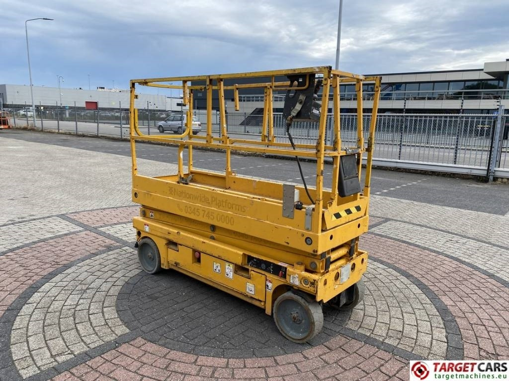 Haulotte Compact 8 Electric Scissor Work Lift 818cm - رافعة هيدروليكية مقصية: صورة 2 Haulotte Compact 8 Electric Scissor Work Lift 818cm - رافعة هيدروليكية مقصية: صورة 2