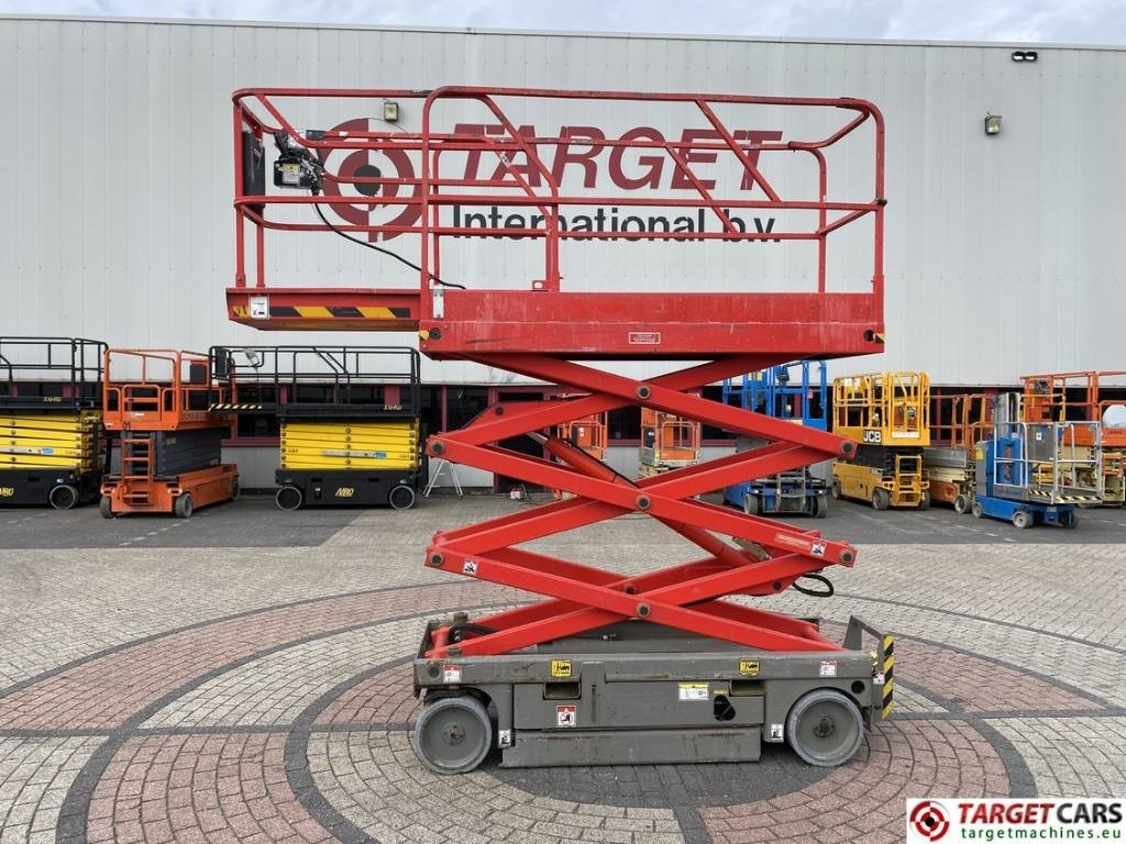 Haulotte Compact 8 Electric Scissor Work Lift 818cm - رافعة هيدروليكية مقصية: صورة 5 Haulotte Compact 8 Electric Scissor Work Lift 818cm - رافعة هيدروليكية مقصية: صورة 5