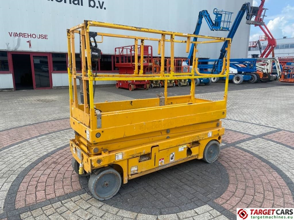 Haulotte Compact 8 Electric Scissor Work Lift 818cm - رافعة هيدروليكية مقصية: صورة 1 Haulotte Compact 8 Electric Scissor Work Lift 818cm - رافعة هيدروليكية مقصية: صورة 1