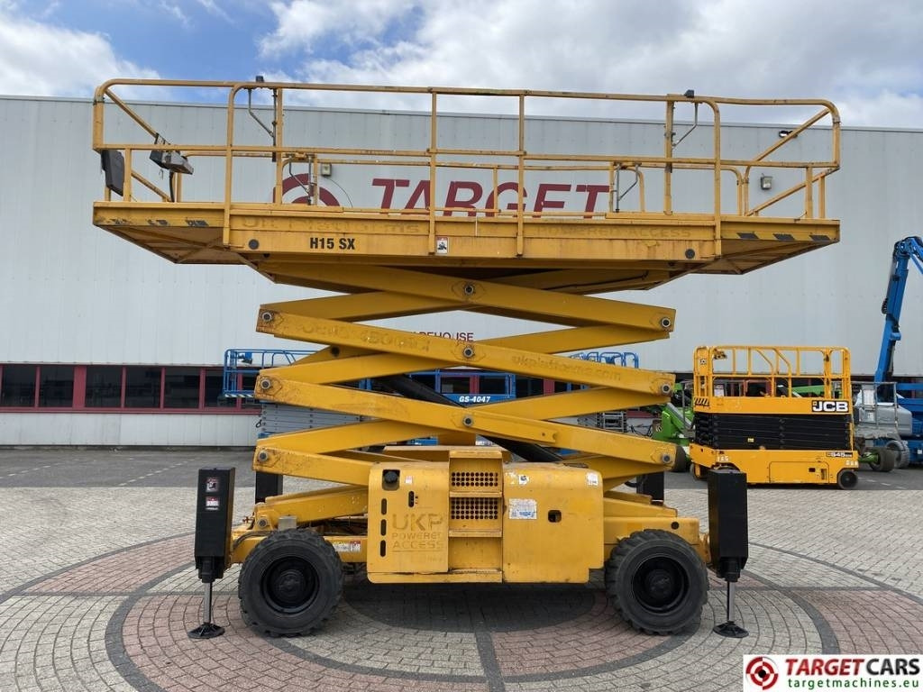 Haulotte H15SXNT Diesel H15SX 4x4 Scissor Work Lift 1500cm - رافعة هيدروليكية مقصية: صورة 5 Haulotte H15SXNT Diesel H15SX 4x4 Scissor Work Lift 1500cm - رافعة هيدروليكية مقصية: صورة 5