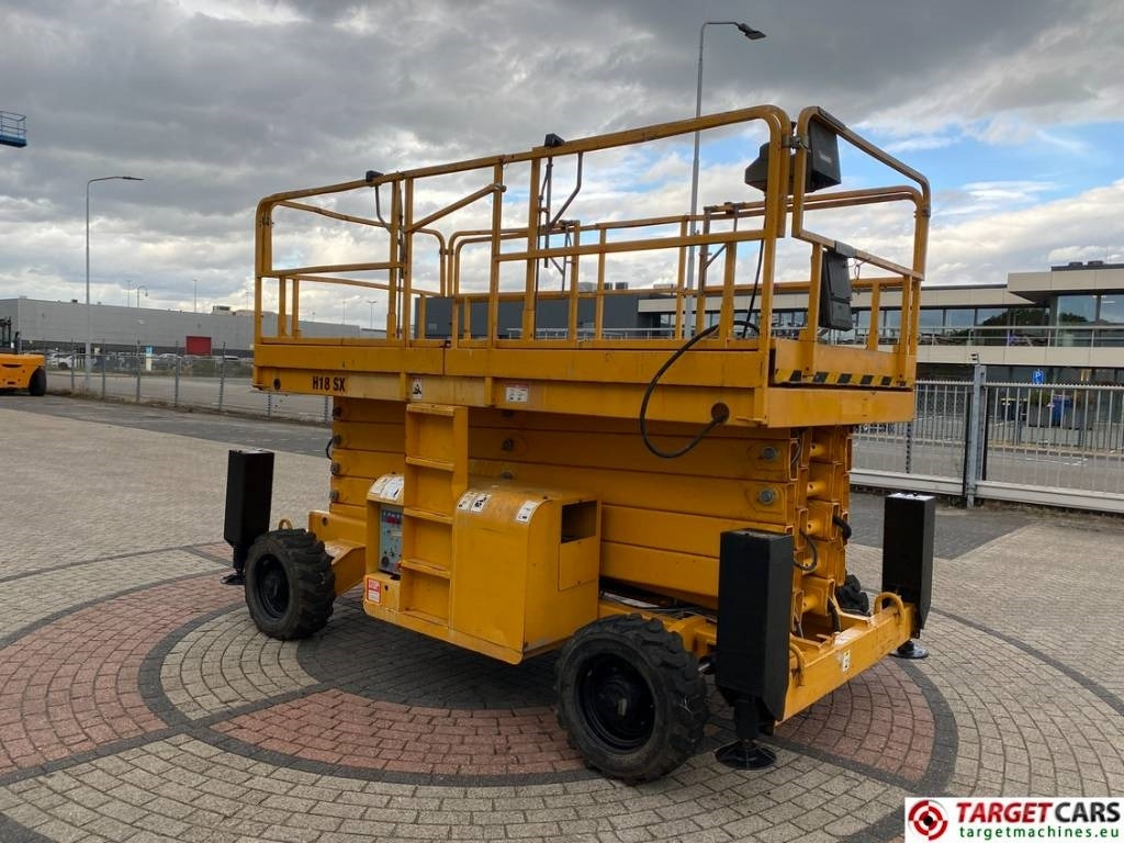 Haulotte H18SDX Diesel H18SX Scissor 4x4 Work Lift 1800cm - رافعة هيدروليكية مقصية: صورة 2 Haulotte H18SDX Diesel H18SX Scissor 4x4 Work Lift 1800cm - رافعة هيدروليكية مقصية: صورة 2
