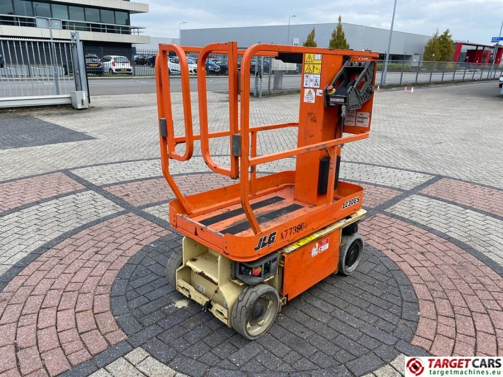 JLG 1230ES Electric Vertical Mast Work Lift 566cm  - الرأسي رفع الصاري: صورة 3 JLG 1230ES Electric Vertical Mast Work Lift 566cm  - الرأسي رفع الصاري: صورة 3