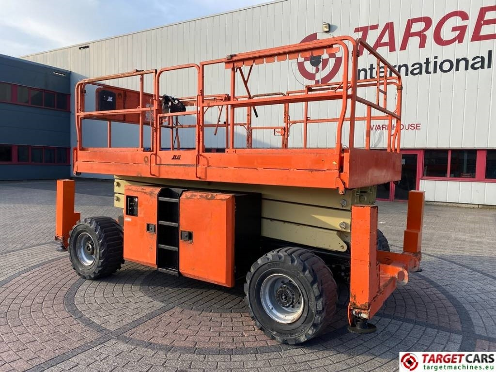 JLG 330LRT Diesel 4x4 Scissor Work Lift 1200cm - رافعة هيدروليكية مقصية: صورة 4 JLG 330LRT Diesel 4x4 Scissor Work Lift 1200cm - رافعة هيدروليكية مقصية: صورة 4