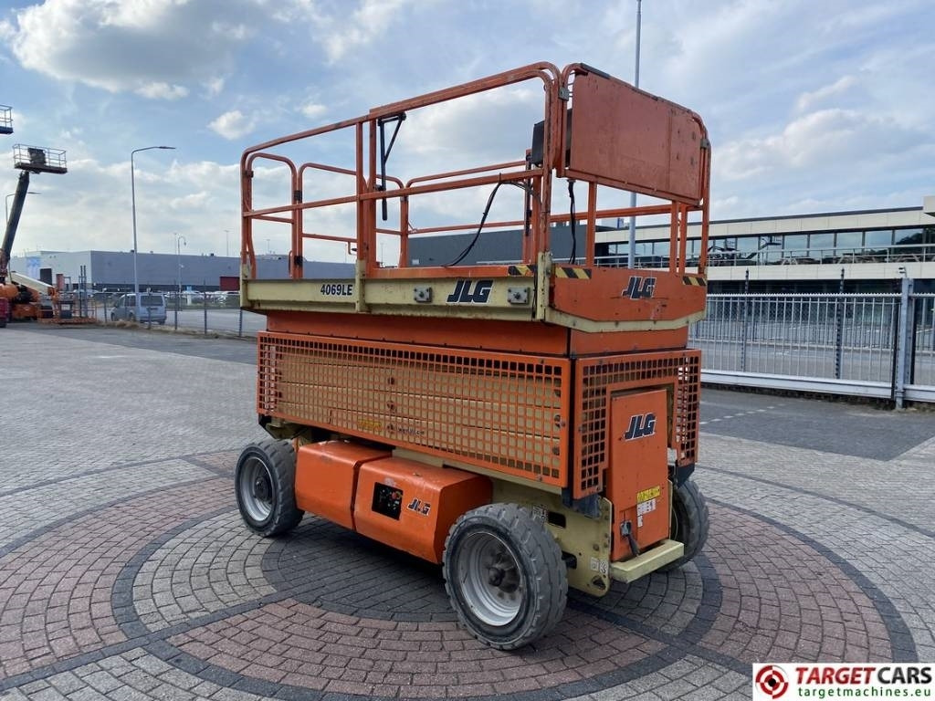 JLG 4069LE Electric Scissor Work Lift 1419cm - رافعة هيدروليكية مقصية: صورة 2 JLG 4069LE Electric Scissor Work Lift 1419cm - رافعة هيدروليكية مقصية: صورة 2