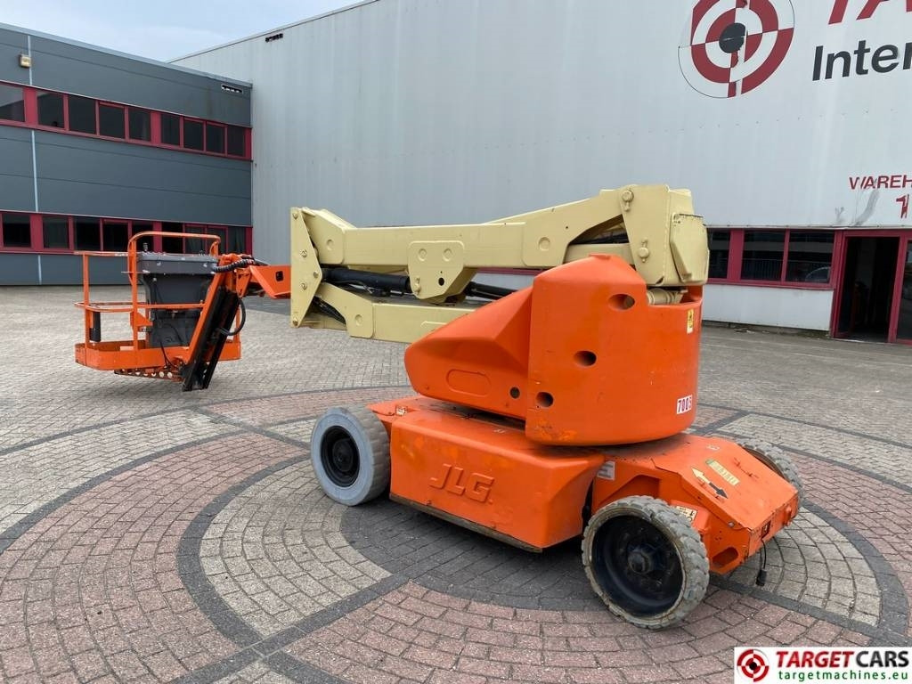 JLG E400AJPN Jib Plus Articulated Boom Lift 1419cm - شاحنة ذراع مفصلي: صورة 4 JLG E400AJPN Jib Plus Articulated Boom Lift 1419cm - شاحنة ذراع مفصلي: صورة 4
