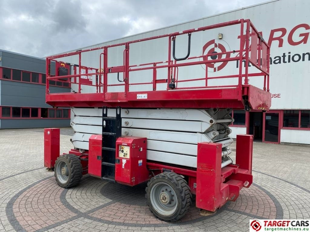 MEC 6092RT Diesel 4x4 Scissor Work Lift 2020cm - رافعة هيدروليكية مقصية: صورة 4 MEC 6092RT Diesel 4x4 Scissor Work Lift 2020cm - رافعة هيدروليكية مقصية: صورة 4