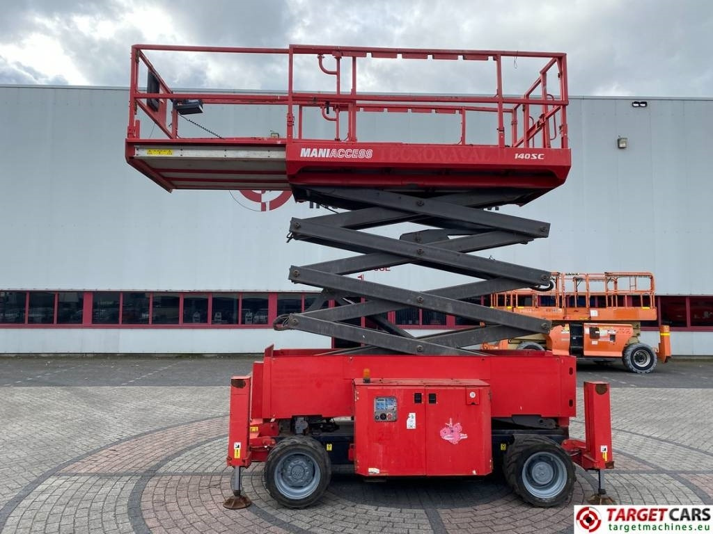 Manitou 140SC Diesel 4x4 Scissor Work Lift 1412cm - رافعة هيدروليكية مقصية: صورة 5 Manitou 140SC Diesel 4x4 Scissor Work Lift 1412cm - رافعة هيدروليكية مقصية: صورة 5