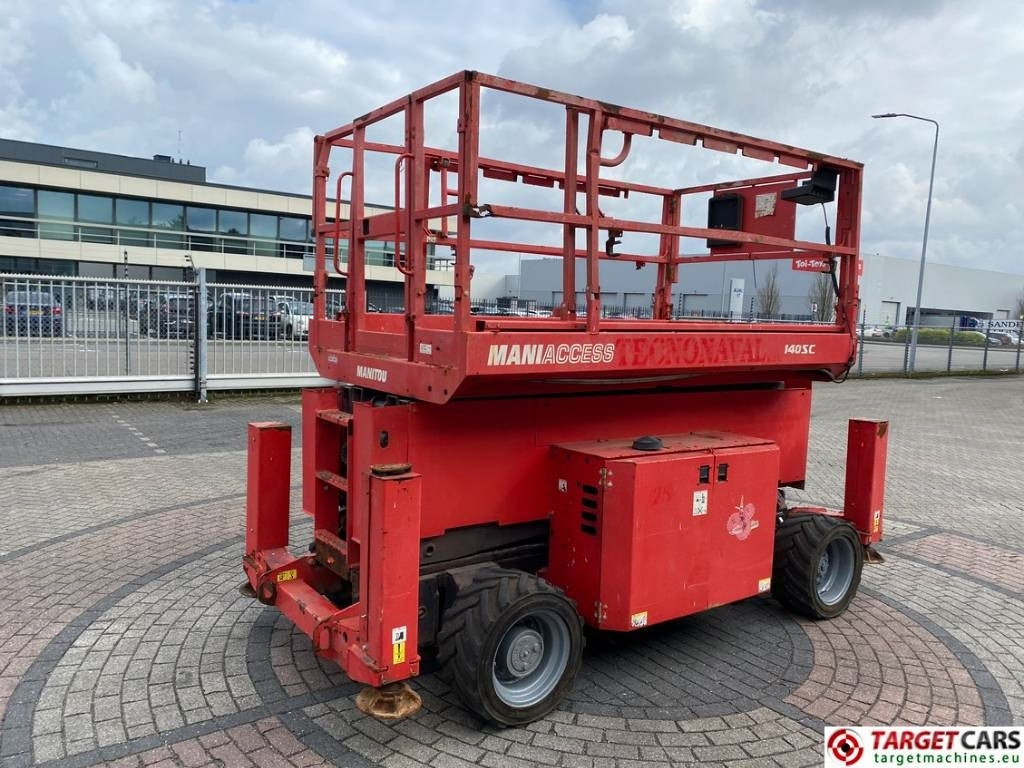 Manitou 140SC Diesel 4x4 Scissor Work Lift 1412cm - رافعة هيدروليكية مقصية: صورة 3 Manitou 140SC Diesel 4x4 Scissor Work Lift 1412cm - رافعة هيدروليكية مقصية: صورة 3