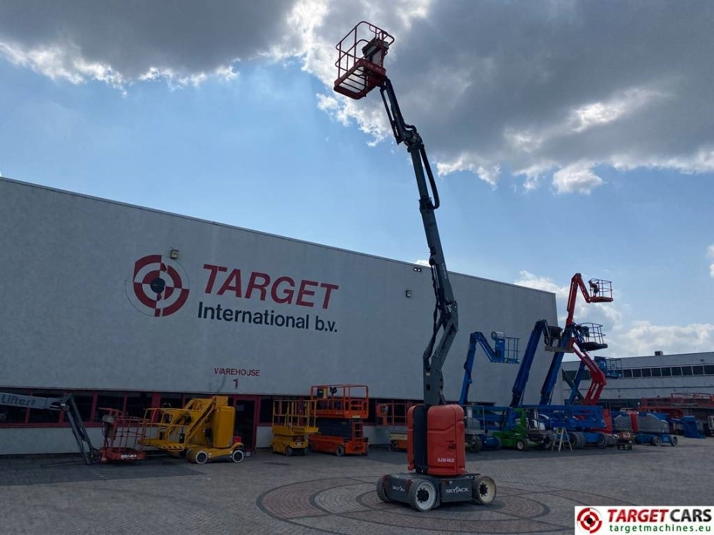 SkyJack SJ30 ARJE Articulated Electric Boom Work Lift 11M - شاحنة ذراع مفصلي: صورة 5 SkyJack SJ30 ARJE Articulated Electric Boom Work Lift 11M - شاحنة ذراع مفصلي: صورة 5