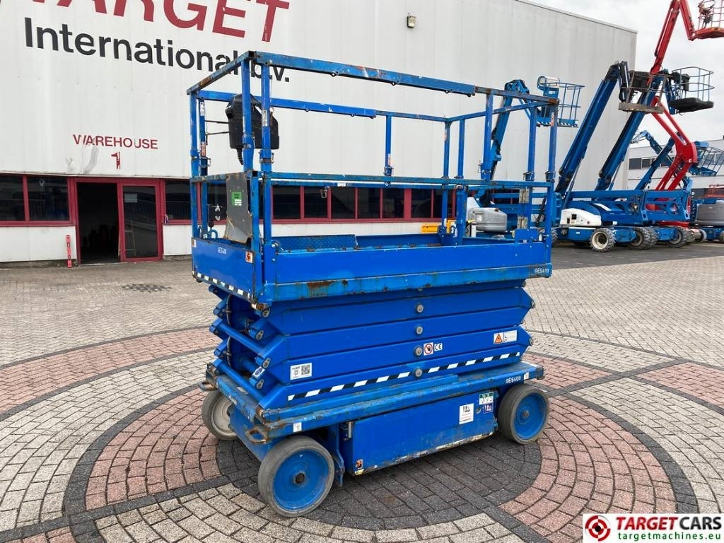 SkyJack SJ4732 Electric 4732 Scissor Work Lift 1165cm - رافعة هيدروليكية مقصية: صورة 1 SkyJack SJ4732 Electric 4732 Scissor Work Lift 1165cm - رافعة هيدروليكية مقصية: صورة 1