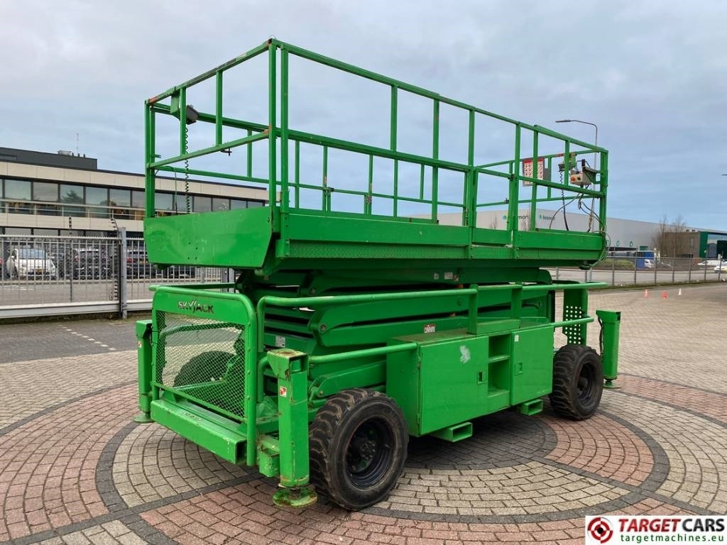 SkyJack SJ9241 RT Diesel 4x4 Scissor Work Lift 1450cm - رافعة هيدروليكية مقصية: صورة 3 SkyJack SJ9241 RT Diesel 4x4 Scissor Work Lift 1450cm - رافعة هيدروليكية مقصية: صورة 3