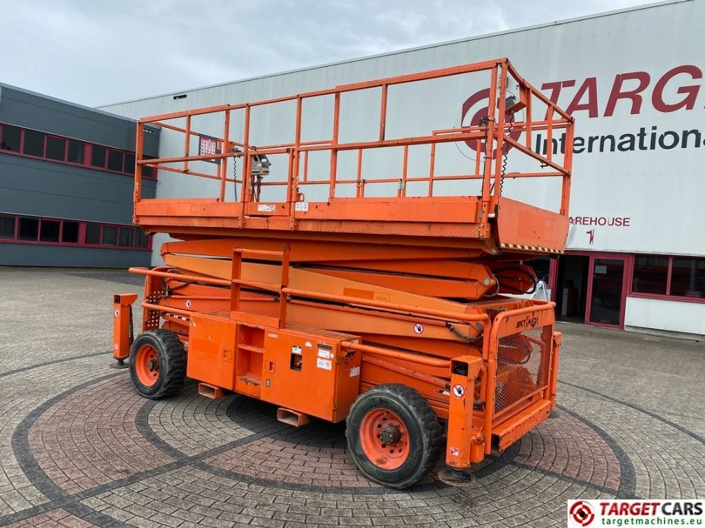 SkyJack SJ9250 RT Diesel 4x4 Scissor Work Lift 1720cm - رافعة هيدروليكية مقصية: صورة 4 SkyJack SJ9250 RT Diesel 4x4 Scissor Work Lift 1720cm - رافعة هيدروليكية مقصية: صورة 4