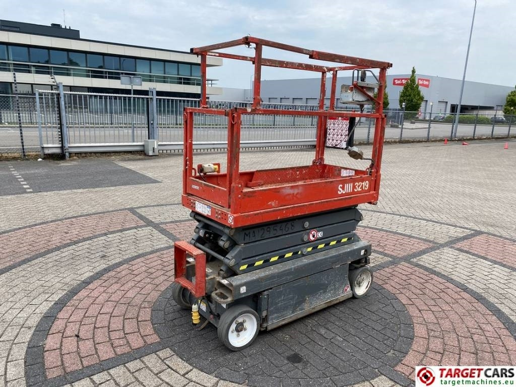 SkyJack SJIII-3219 Electric 3219 Scissor Work Lift 780cm - رافعة هيدروليكية مقصية: صورة 3 SkyJack SJIII-3219 Electric 3219 Scissor Work Lift 780cm - رافعة هيدروليكية مقصية: صورة 3