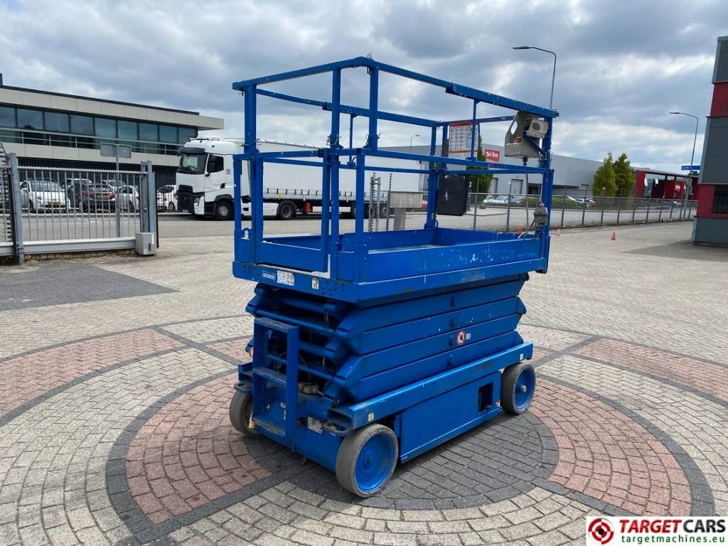 SkyJack SJIII-4632 Electric 4632 Scissor Work Lift 1170cm - رافعة هيدروليكية مقصية: صورة 3 SkyJack SJIII-4632 Electric 4632 Scissor Work Lift 1170cm - رافعة هيدروليكية مقصية: صورة 3
