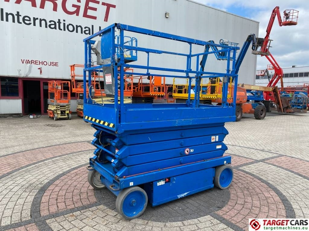 SkyJack SJIII-4632 Electric 4632 Scissor Work Lift 1170cm - رافعة هيدروليكية مقصية: صورة 1 SkyJack SJIII-4632 Electric 4632 Scissor Work Lift 1170cm - رافعة هيدروليكية مقصية: صورة 1