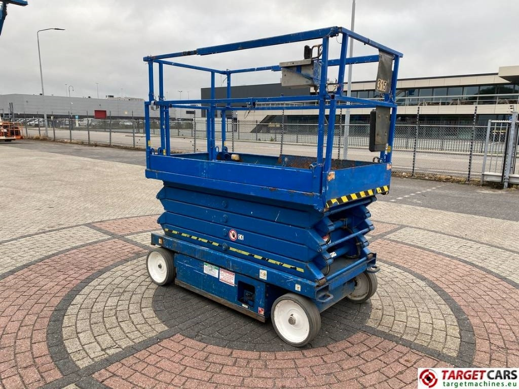 SkyJack SJIII-4632 Electric 4632 Scissor Work Lift 1170cm - رافعة هيدروليكية مقصية: صورة 2 SkyJack SJIII-4632 Electric 4632 Scissor Work Lift 1170cm - رافعة هيدروليكية مقصية: صورة 2
