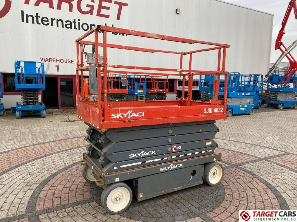 SkyJack SJIII-4632 Electric Scissor SJ4632 WorkLift 1170cm - رافعة هيدروليكية مقصية: صورة 1 SkyJack SJIII-4632 Electric Scissor SJ4632 WorkLift 1170cm - رافعة هيدروليكية مقصية: صورة 1