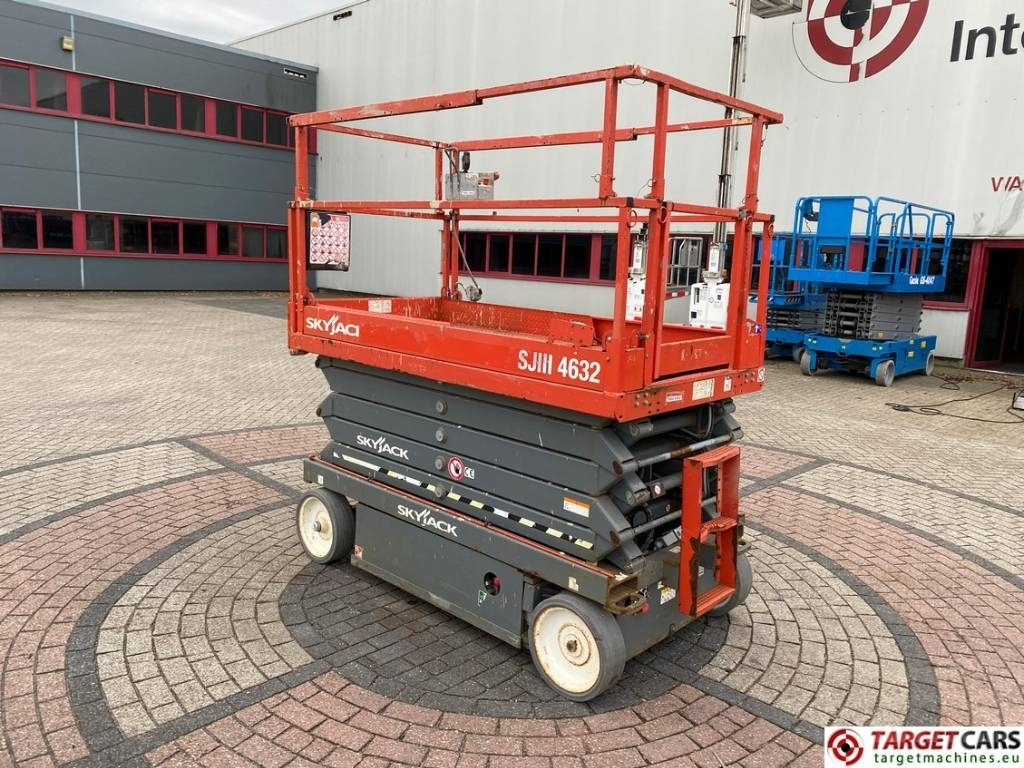 SkyJack SJIII-4632 Electric Scissor SJ4632 WorkLift 1170cm - رافعة هيدروليكية مقصية: صورة 4 SkyJack SJIII-4632 Electric Scissor SJ4632 WorkLift 1170cm - رافعة هيدروليكية مقصية: صورة 4