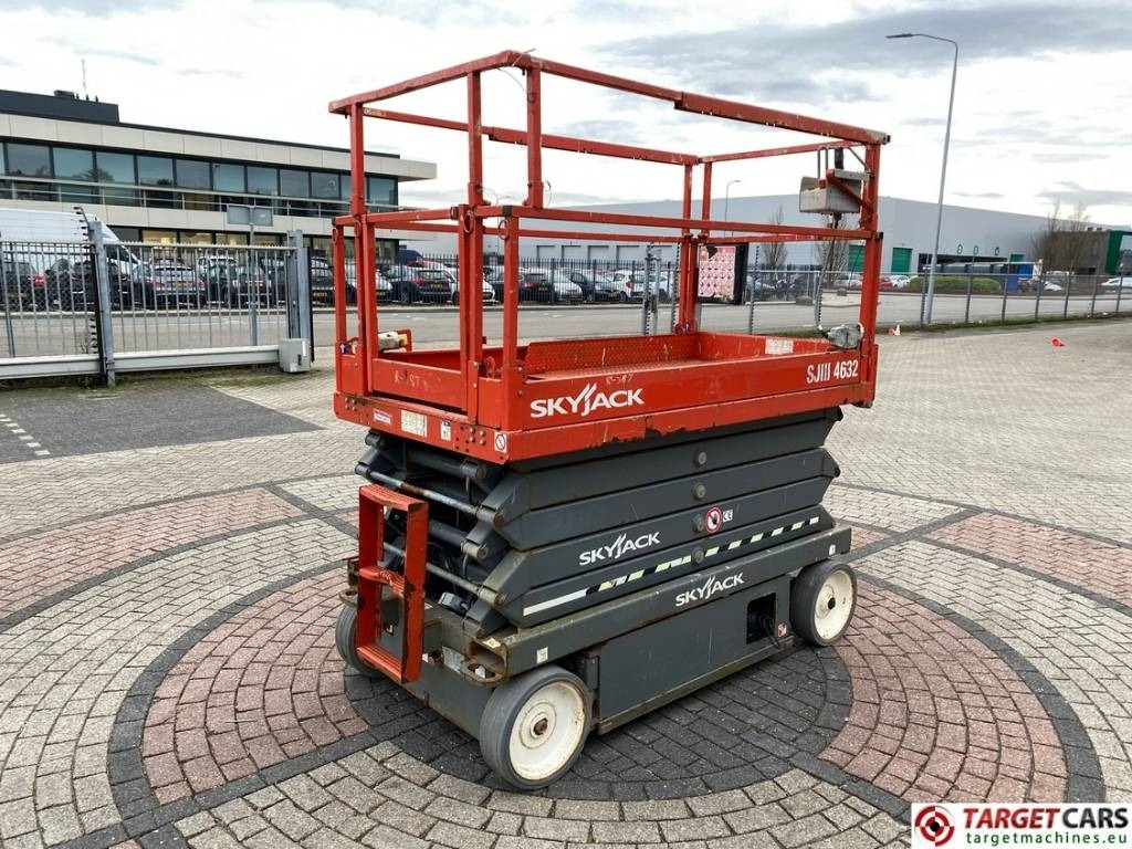 SkyJack SJIII-4632 Electric Scissor SJ4632 WorkLift 1170cm - رافعة هيدروليكية مقصية: صورة 3 SkyJack SJIII-4632 Electric Scissor SJ4632 WorkLift 1170cm - رافعة هيدروليكية مقصية: صورة 3