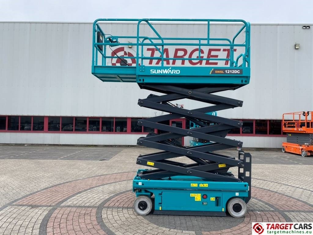Sunward SWSL1212DC Electric Scissor Work Lift 1200cm - رافعة هيدروليكية مقصية: صورة 5 Sunward SWSL1212DC Electric Scissor Work Lift 1200cm - رافعة هيدروليكية مقصية: صورة 5