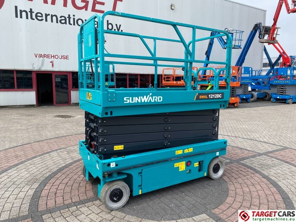Sunward SWSL1212DC Electric Scissor Work Lift 1200cm - رافعة هيدروليكية مقصية: صورة 1 Sunward SWSL1212DC Electric Scissor Work Lift 1200cm - رافعة هيدروليكية مقصية: صورة 1