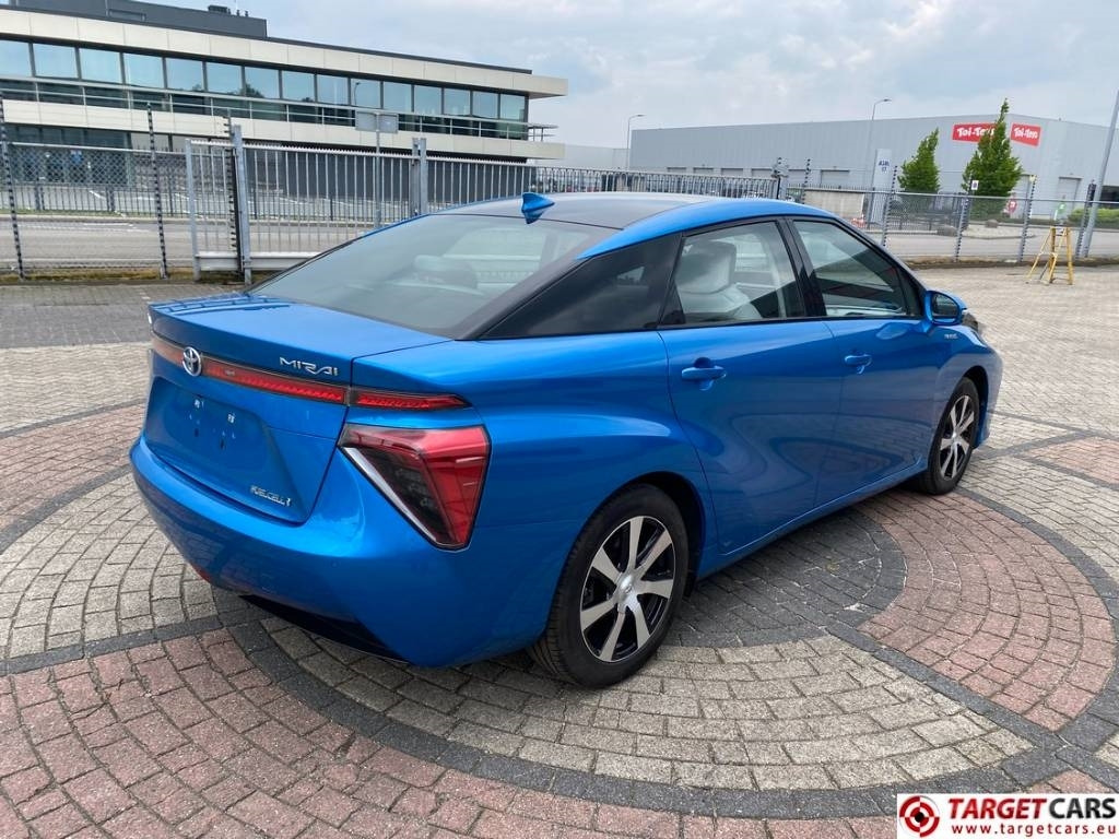 Toyota Mirai FCV HydroGen FuelCell - سيدان: صورة 4 Toyota Mirai FCV HydroGen FuelCell - سيدان: صورة 4