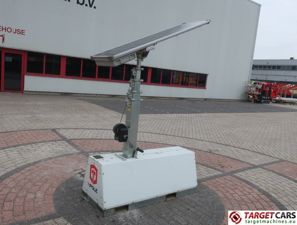 Trime X-Pole 2x25W Led Solar Tower Light - برج الإنارة: صورة 1 Trime X-Pole 2x25W Led Solar Tower Light - برج الإنارة: صورة 1