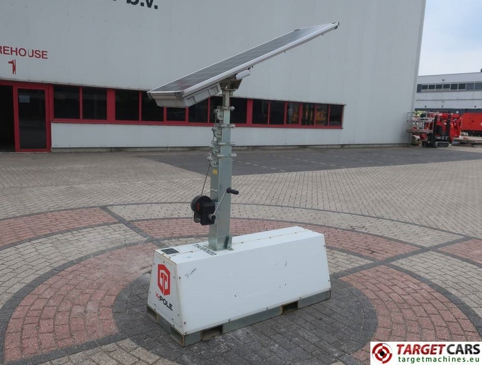Trime X-Pole 2x25W Led Solar Tower Light - برج الإنارة: صورة 1 Trime X-Pole 2x25W Led Solar Tower Light - برج الإنارة: صورة 1