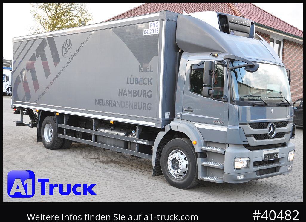 MERCEDES-BENZ 1824 LL Carrier 950 Mt, 3 Kammern, Automatik - شاحنة الفريزر: صورة 1 MERCEDES-BENZ 1824 LL Carrier 950 Mt, 3 Kammern, Automatik - شاحنة الفريزر: صورة 1