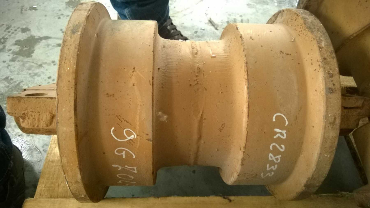 Caterpillar 235 245 983 4 Rulli. CR2833 - مسار الأسطوانة - آلات البناء: صورة 2 Caterpillar 235 245 983 4 Rulli. CR2833 - مسار الأسطوانة - آلات البناء: صورة 2