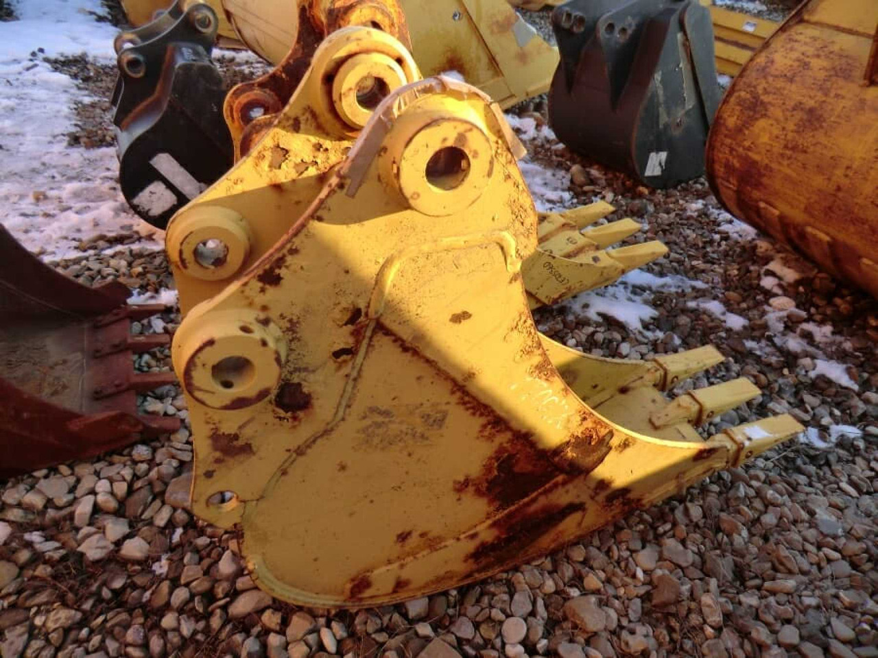 Caterpillar 307 Benna HD con denti, marca ROMEA, peso 200 kg, anno di costruzione 2004. Larghezza mm 300. - بكت حفار: صورة 5 Caterpillar 307 Benna HD con denti, marca ROMEA, peso 200 kg, anno di costruzione 2004. Larghezza mm 300. - بكت حفار: صورة 5