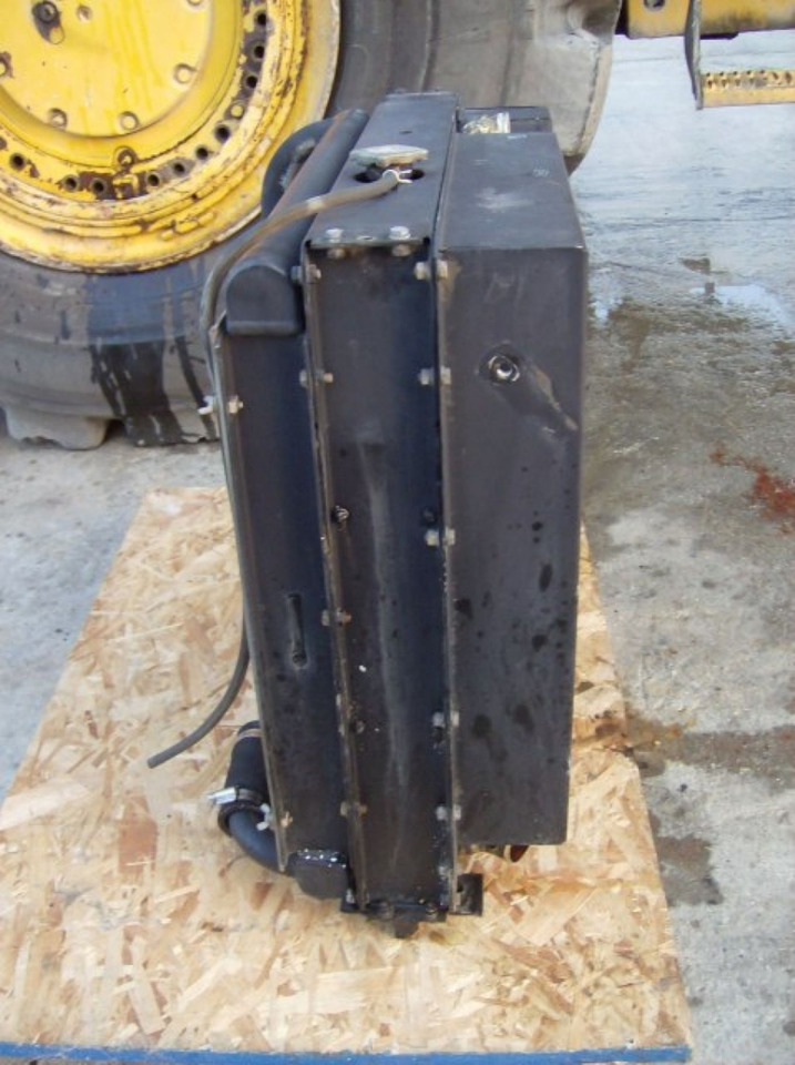 Caterpillar 317 NVA RADIATORE ACQUA - مبرد المحرك - آلات البناء: صورة 3 Caterpillar 317 NVA RADIATORE ACQUA - مبرد المحرك - آلات البناء: صورة 3