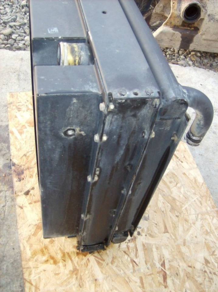 Caterpillar 317 NVA RADIATORE ACQUA - مبرد المحرك - آلات البناء: صورة 4 Caterpillar 317 NVA RADIATORE ACQUA - مبرد المحرك - آلات البناء: صورة 4