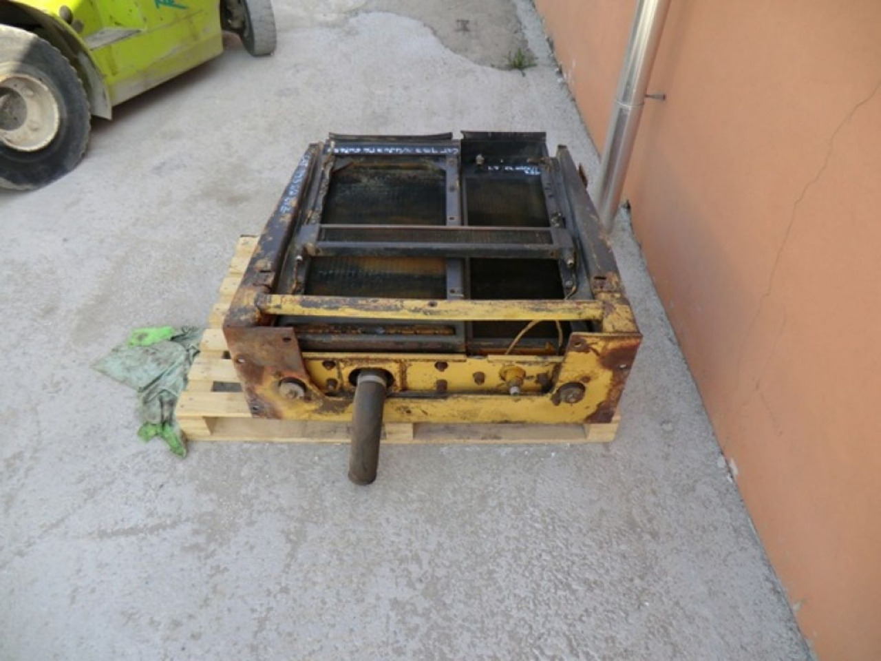 Caterpillar 953 RADIATORE ACQUA - مبرد المحرك - آلات البناء: صورة 3 Caterpillar 953 RADIATORE ACQUA - مبرد المحرك - آلات البناء: صورة 3