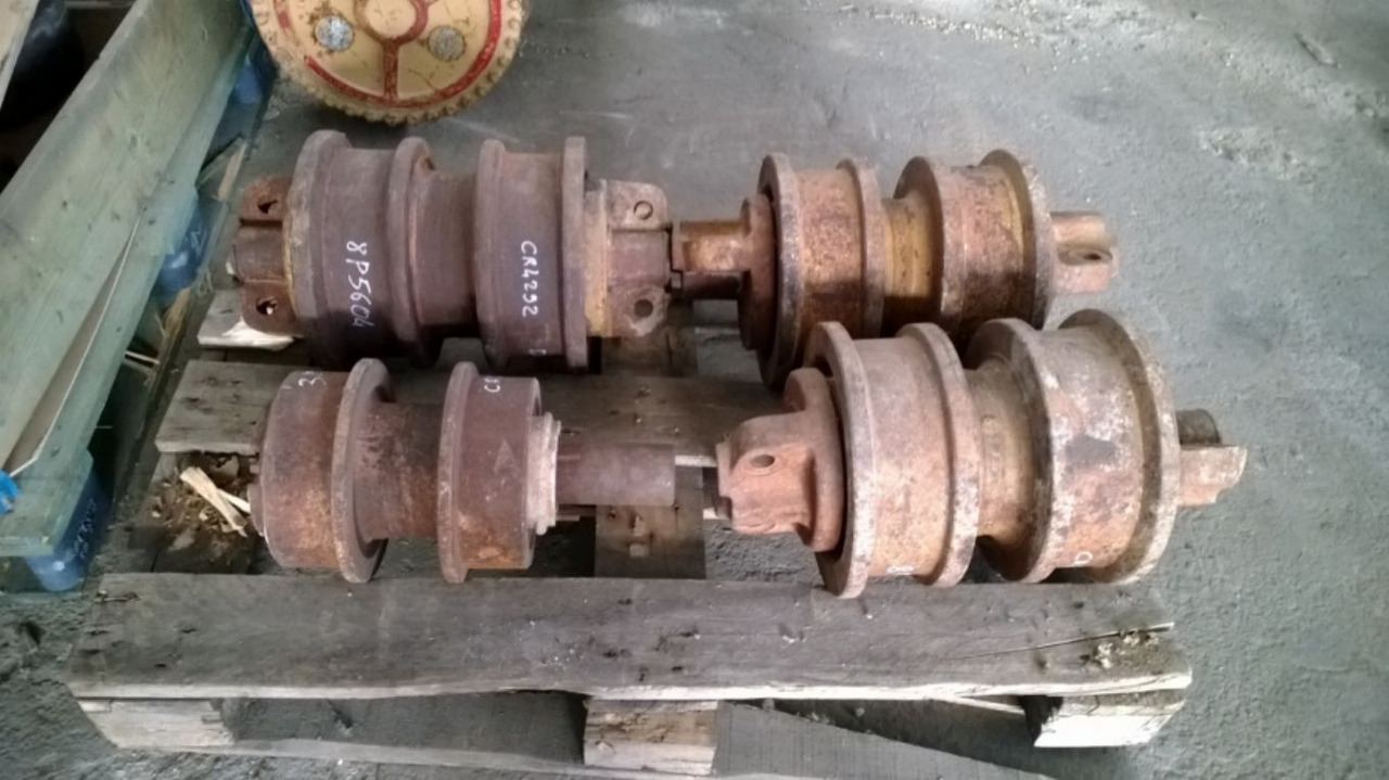 Caterpillar D9G D9H Rulli inferiori a doppia spalla. - مسار الأسطوانة - آلات البناء: صورة 1 Caterpillar D9G D9H Rulli inferiori a doppia spalla. - مسار الأسطوانة - آلات البناء: صورة 1