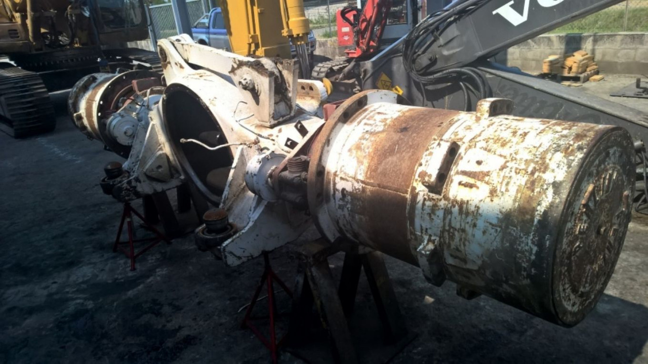 PERLINI DP655 ASSALE COMPLETO DI RIDUTTORI - نقل الحركة - آلات البناء: صورة 3 PERLINI DP655 ASSALE COMPLETO DI RIDUTTORI - نقل الحركة - آلات البناء: صورة 3