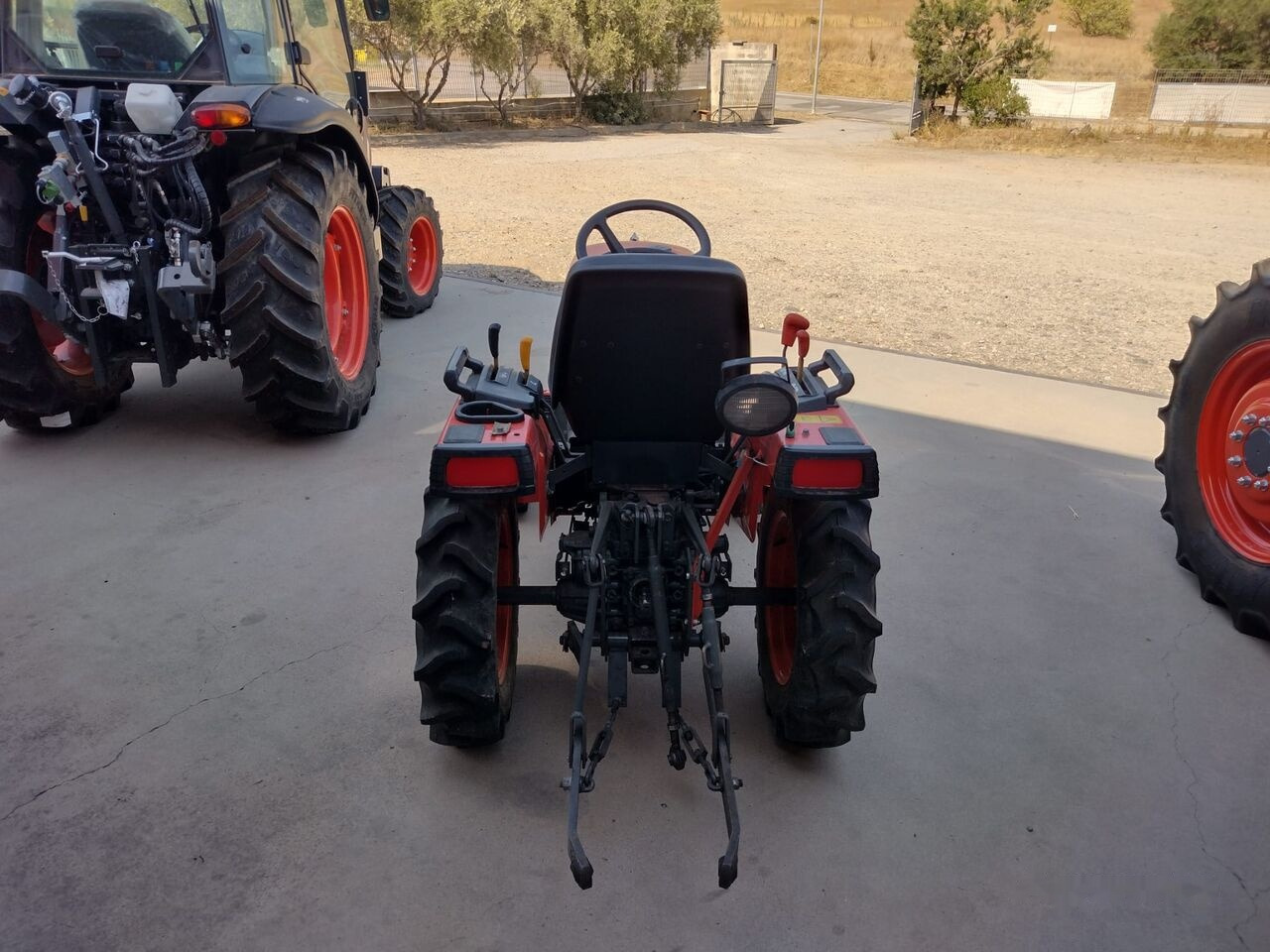 Kubota B1220 - جرار صغير: صورة 2 Kubota B1220 - جرار صغير: صورة 2