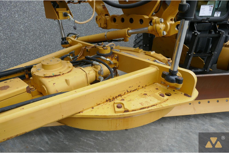 ممهدة Caterpillar 140M2: صورة 15
