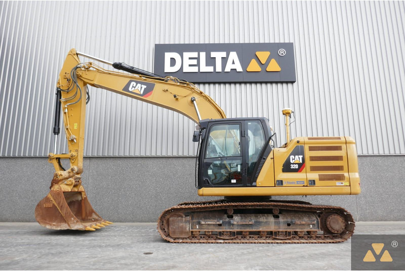 Caterpillar 320 - حفار زحاف: صورة 1 Caterpillar 320 - حفار زحاف: صورة 1