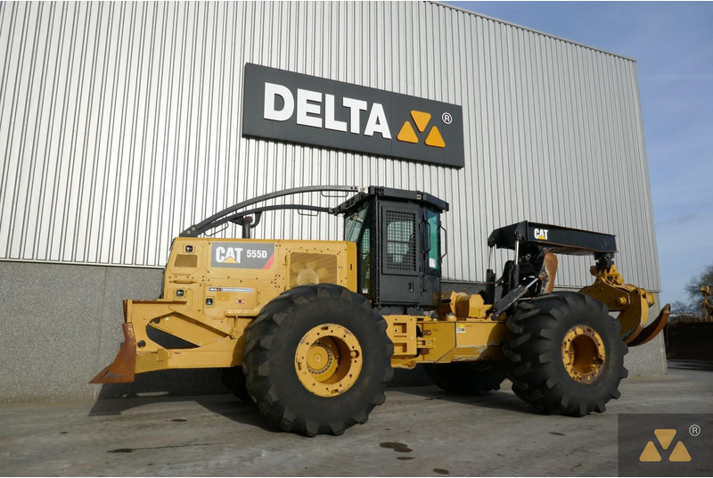 Caterpillar 555D - معدات الغابات: صورة 4 Caterpillar 555D - معدات الغابات: صورة 4